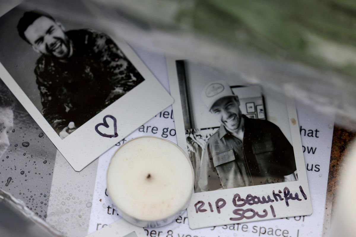 Fans gather to mourn Liam Payne's death in UK and other vigils