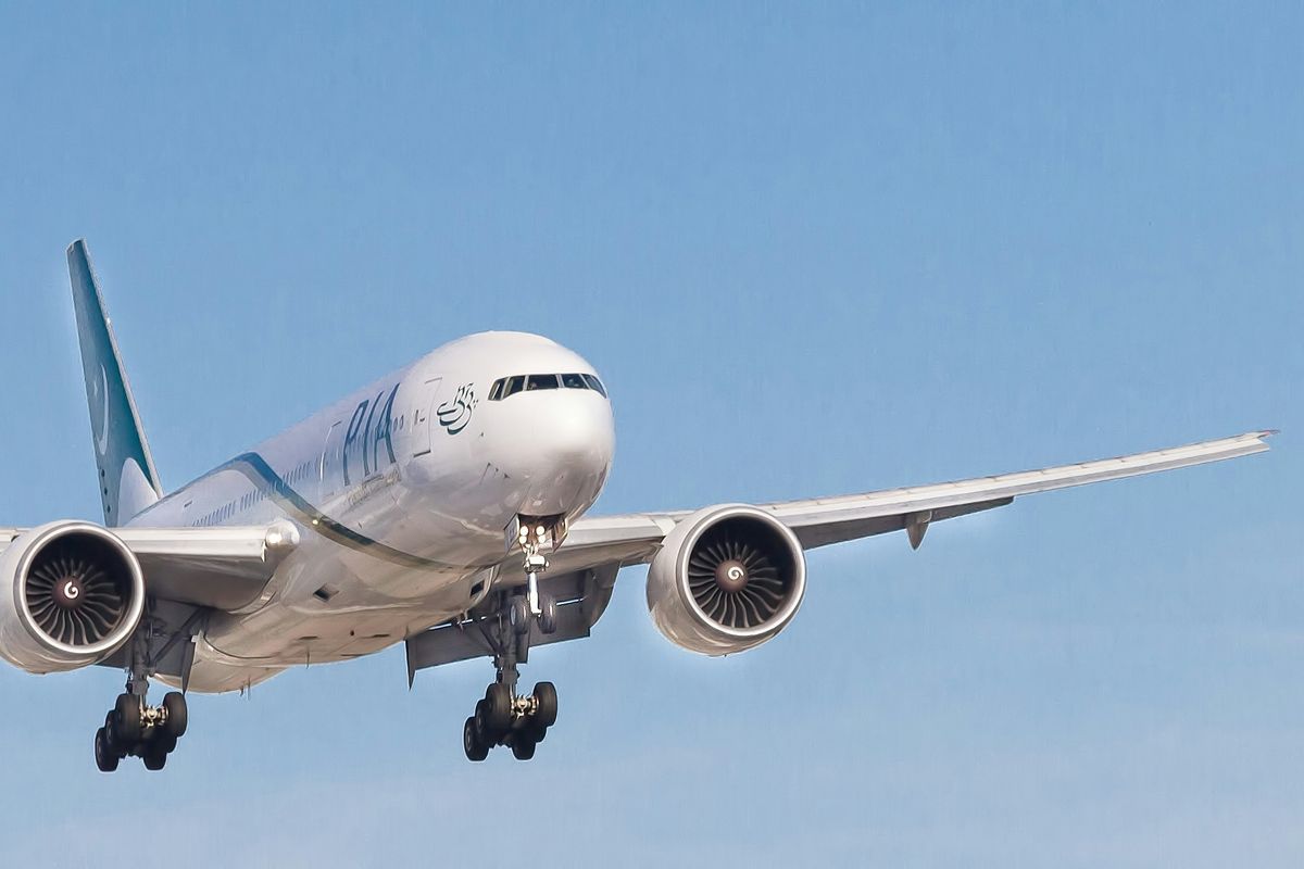 Pakistan International Airlines receives five bids for privatization
