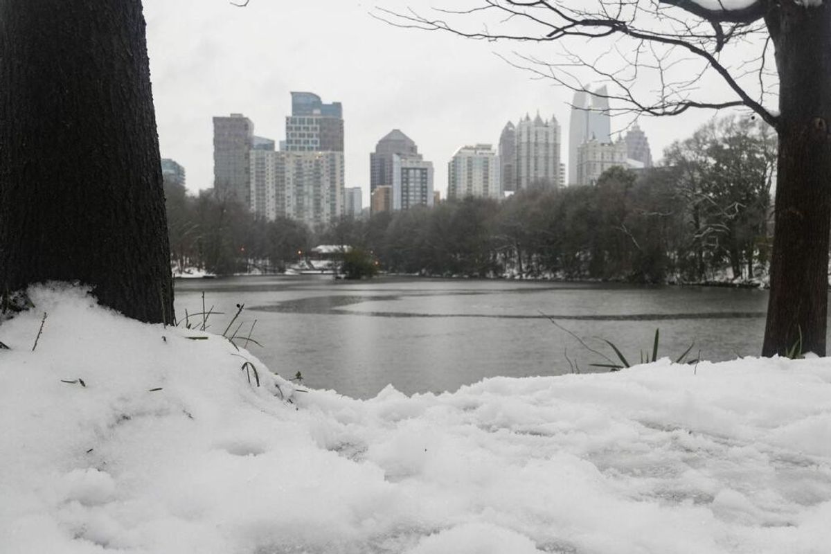 Thousands of flights cancelled, delayed over US storm