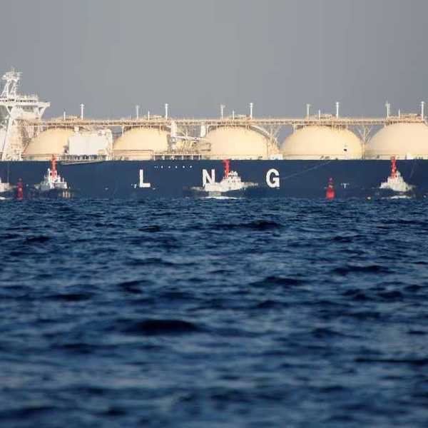 Pakistan seeks spot LNG cargo after shortage hits 3,600 MW of power generation