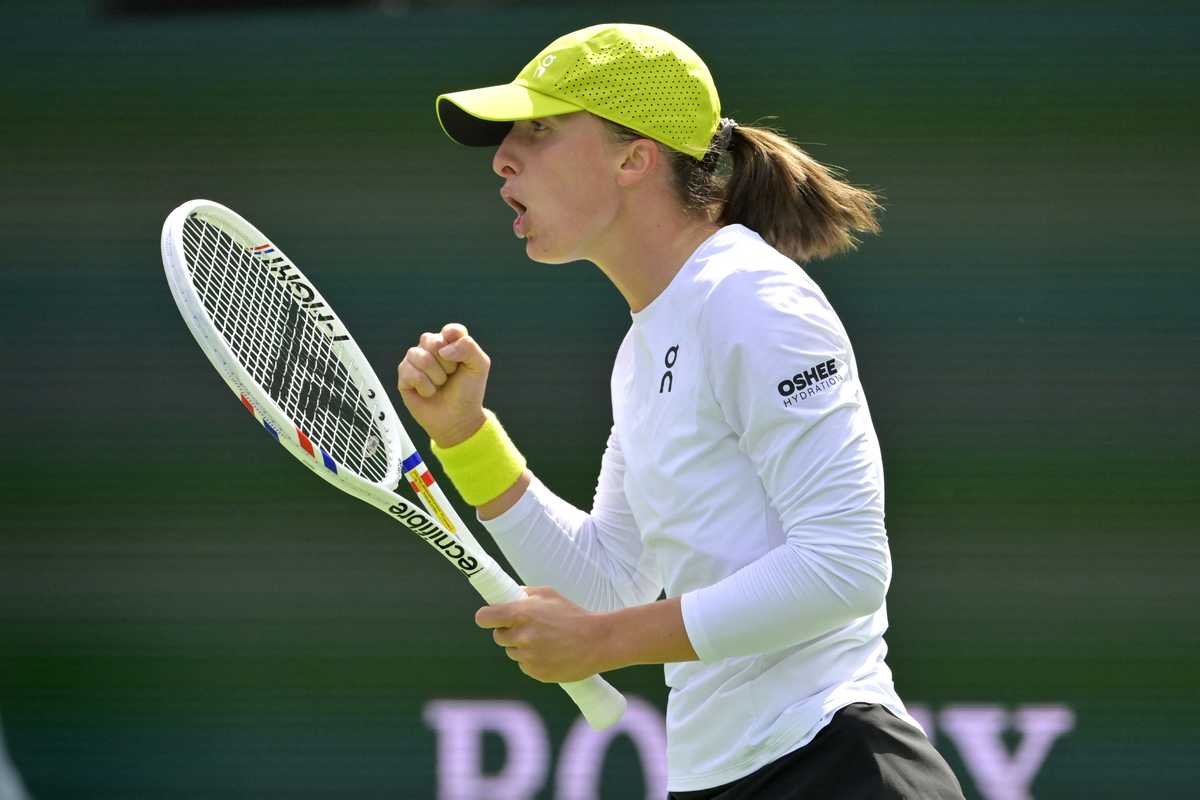Swiatek to face Russian teen Andreeva in Indian Wells semis