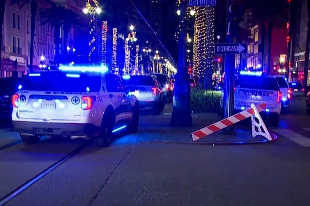 At least 10 dead after truck crashes into New Orleans crowd, city agency says