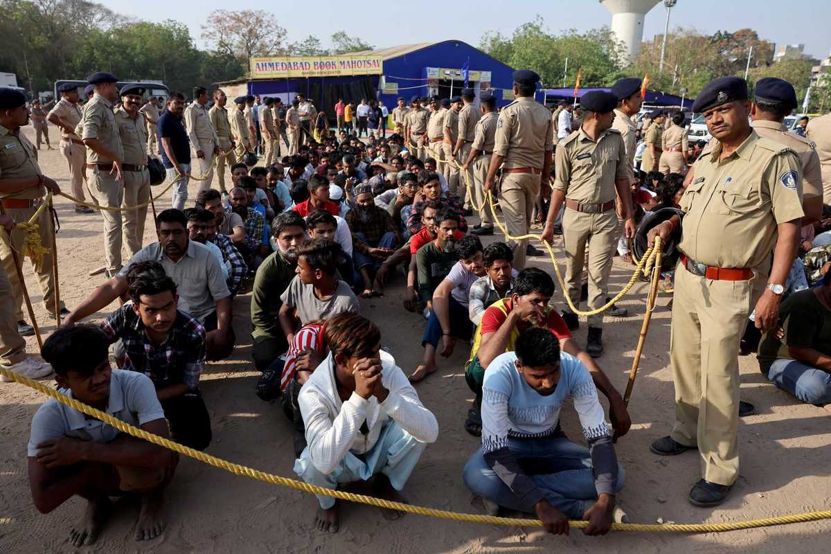 India detains and deports 5,000 Bangladeshis