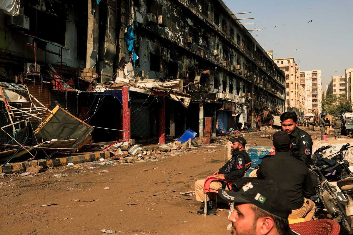 Rescuers find 20 bodies in one shop as search continues after Karachi's Gul Plaza blaze