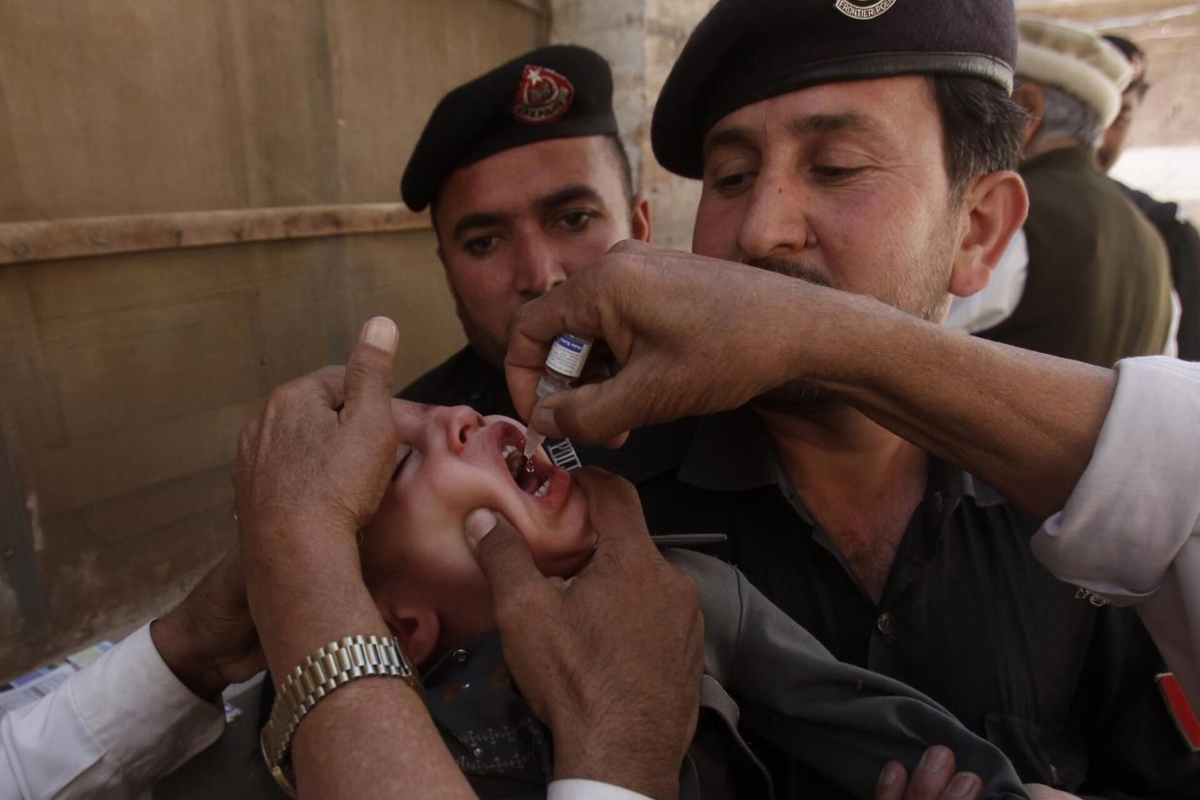 Militants kill police officer, injure another guarding polio teams in Pakistan’s Khyber Pakhtunkhwa