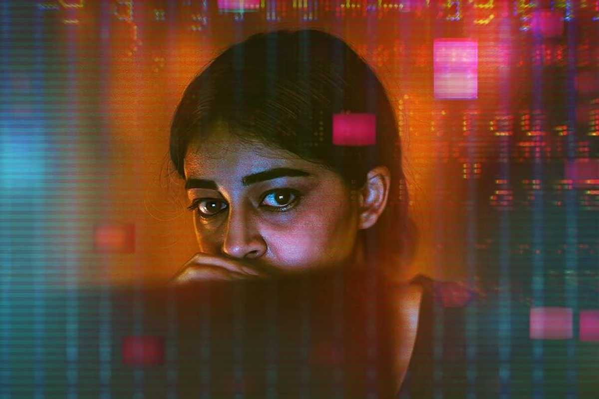 CTRL successfully blends old Sci-Fi tropes into an entertaining watch