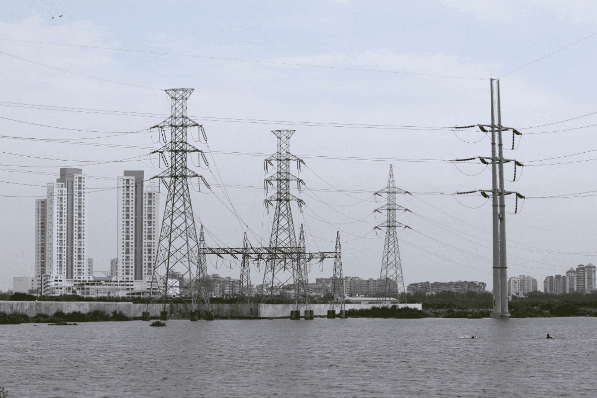 Pakistan’s power generation drops 3.7% in October as grid demand weakens