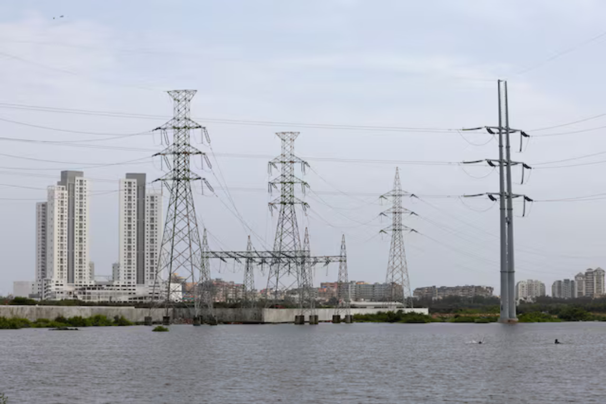 Pakistan power generation falls 19% in November as demand eases