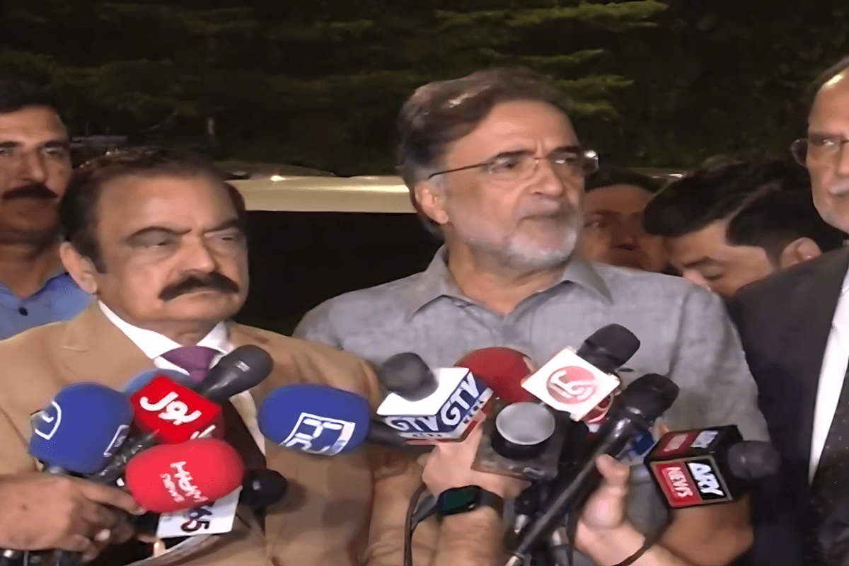 Zardari leads talks as PPP moves to form new govt in Pakistan-administered Kashmir