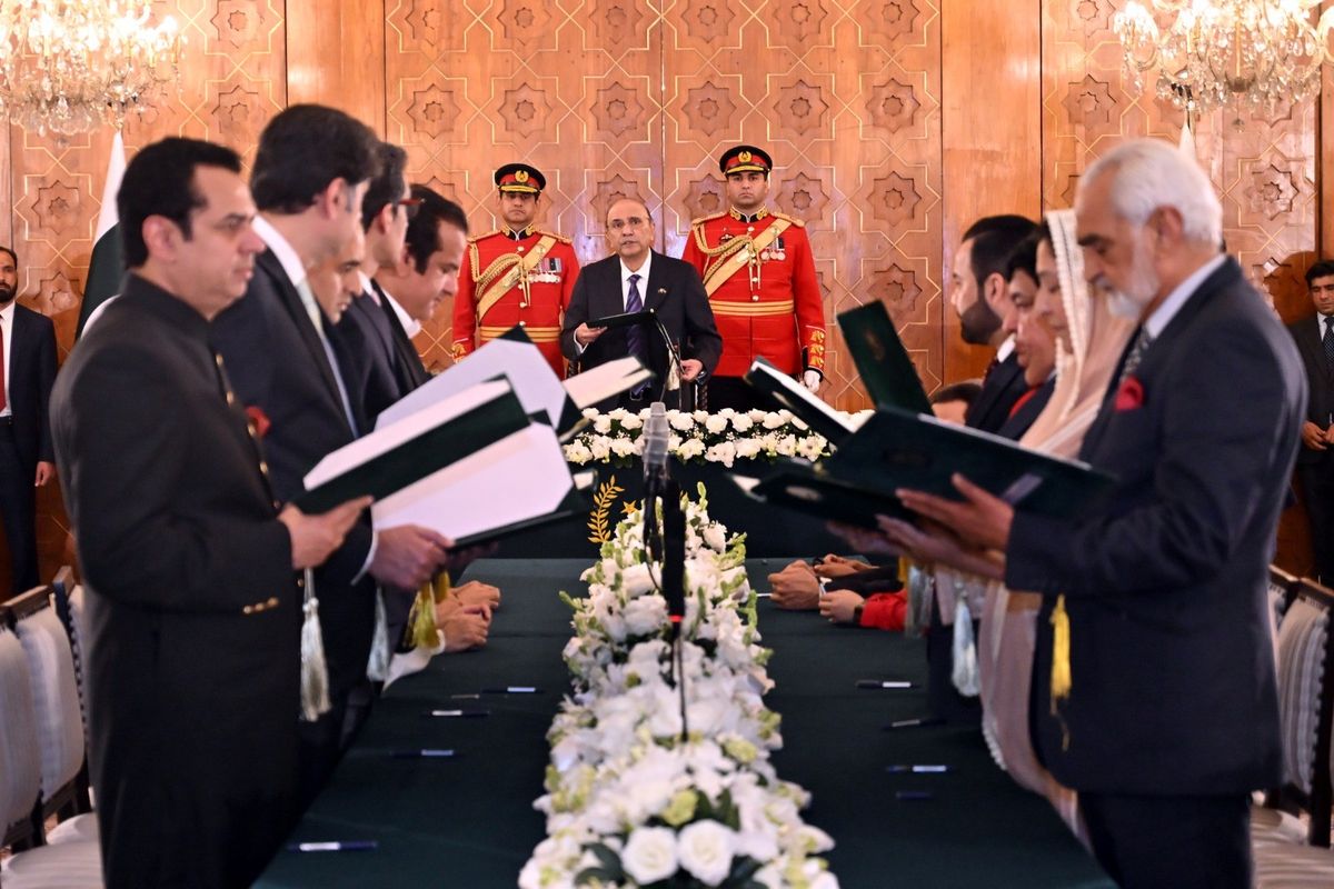 Pakistan expands federal cabinet to 50 members