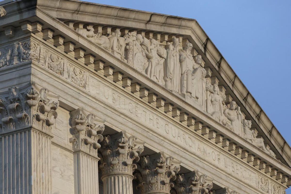 US Supreme Court lifts order barring deportations using wartime law