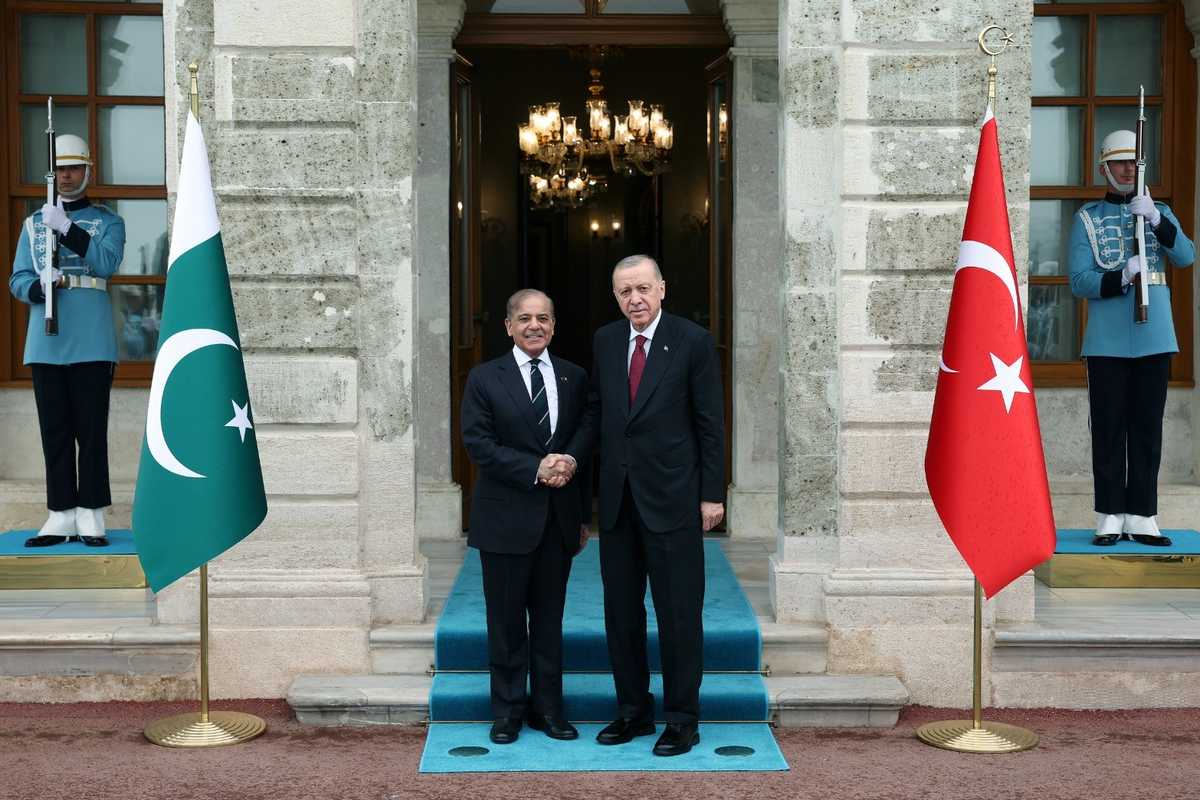 Erdogan, Sharif hold talks in Istanbul amid rising South Asia tensions