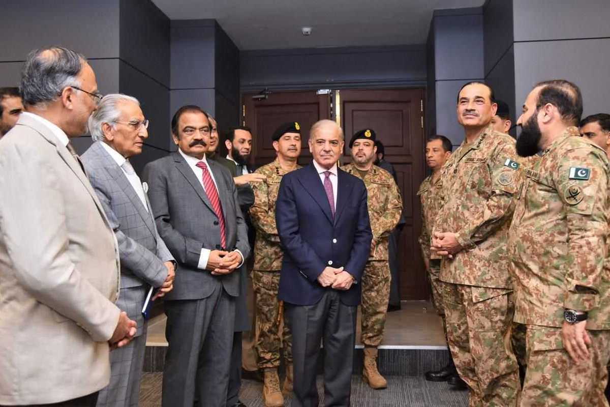 Pakistan PM affirms full support for armed forces against Afghan threats