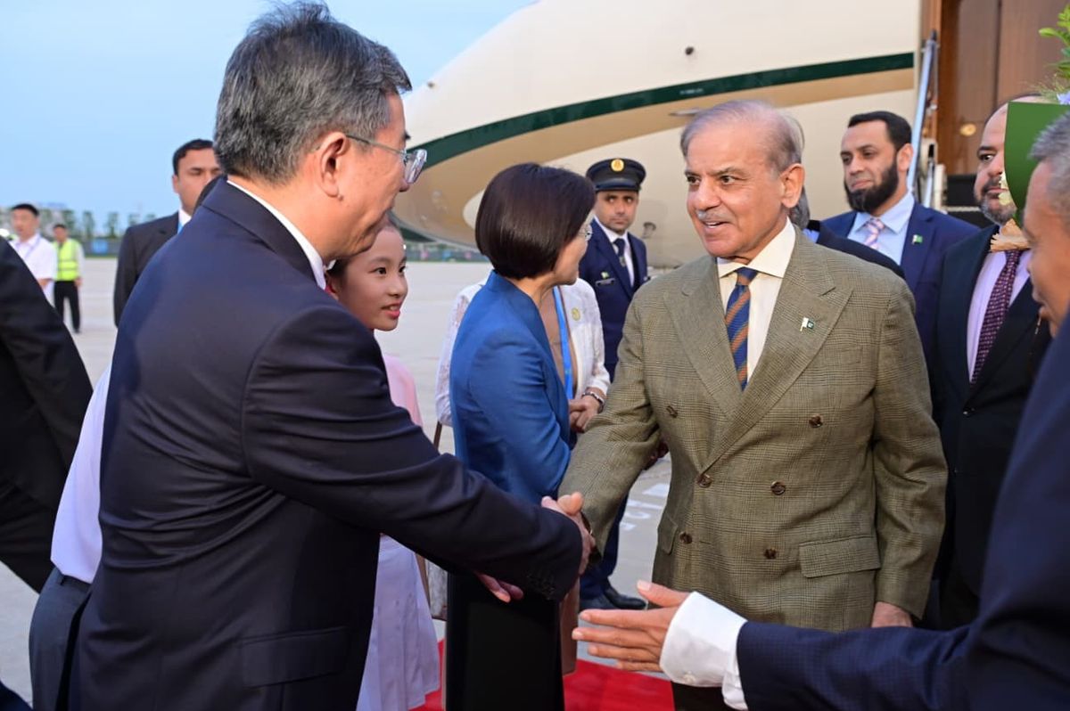 Pakistan PM lands in China for SCO summit in Tianjin
