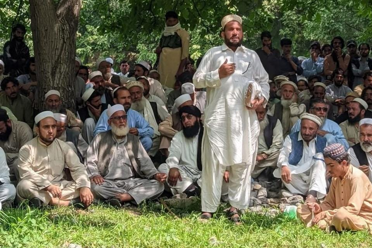 Residents of Pakistan’s tribal belt march on militant hideouts, demand peace
