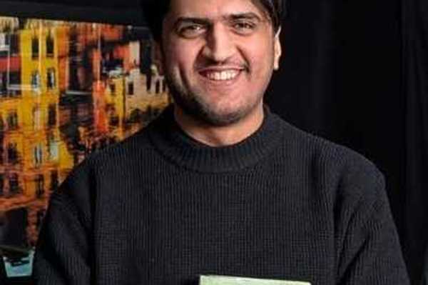 Pakistan arrests EonHoldings researcher on Al-Qaeda charges amid disputed account of detention