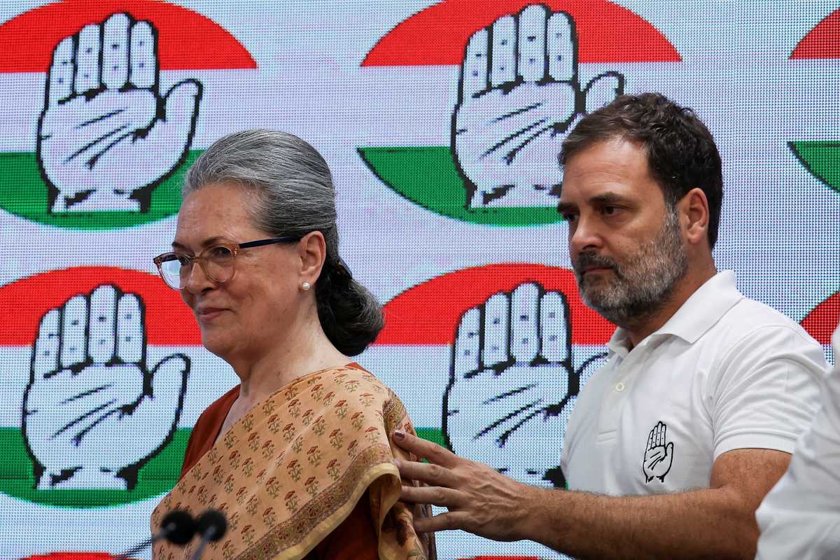 India opposition slams graft charges against Gandhis
