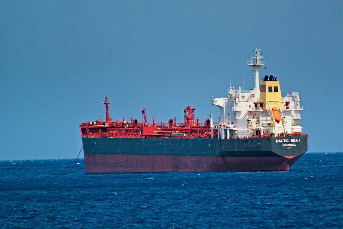 Pakistan fuel oil exports triple in Feb as domestic demand slumps
