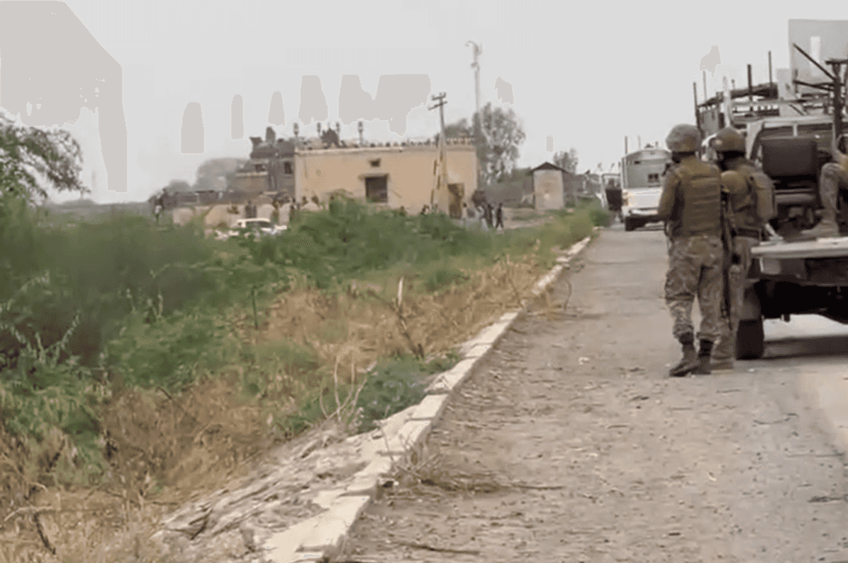 Suicide attack on Pakistan police checkpoint kills two, injures eight in Tank