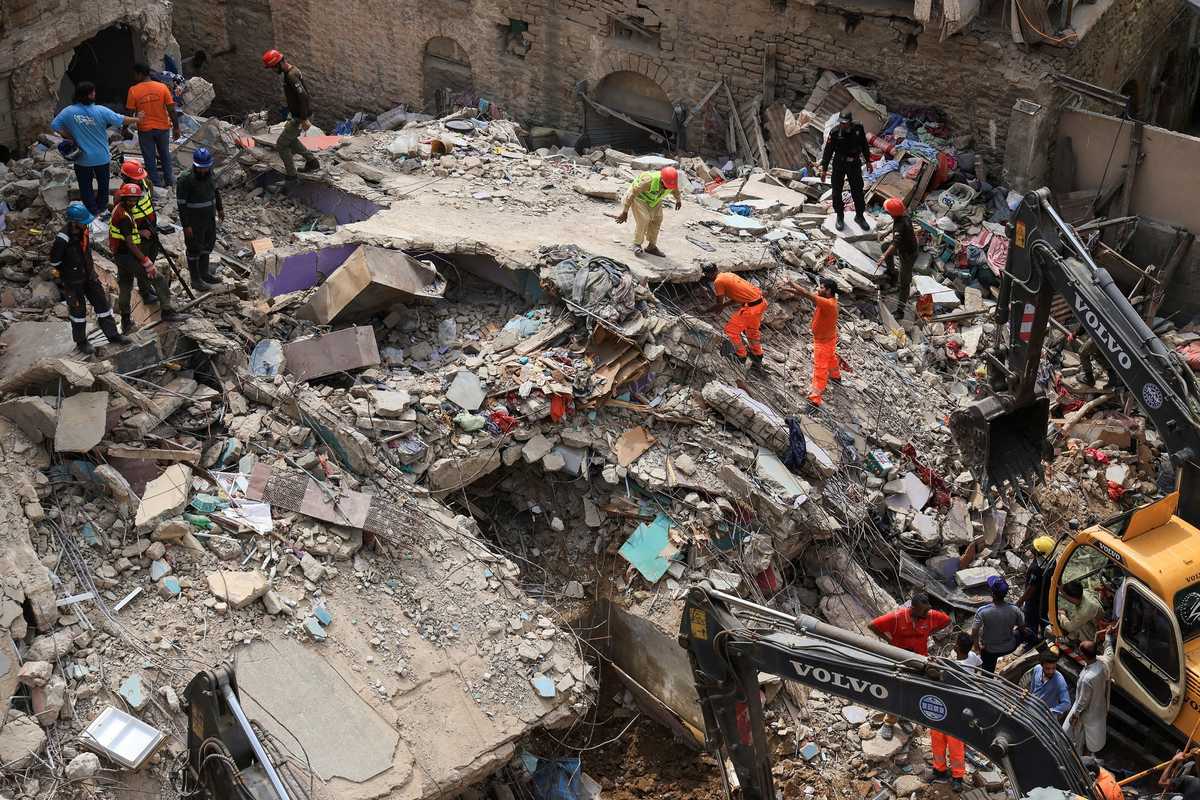 Death toll in Karachi building collapse rises to 27