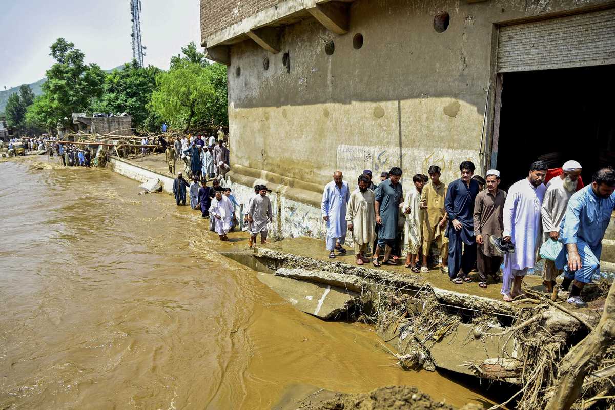 Death toll from flash floods in northern Pakistan rises to 337