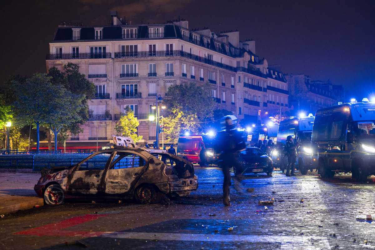 France says nearly 900 arrested in Champions League final riots
