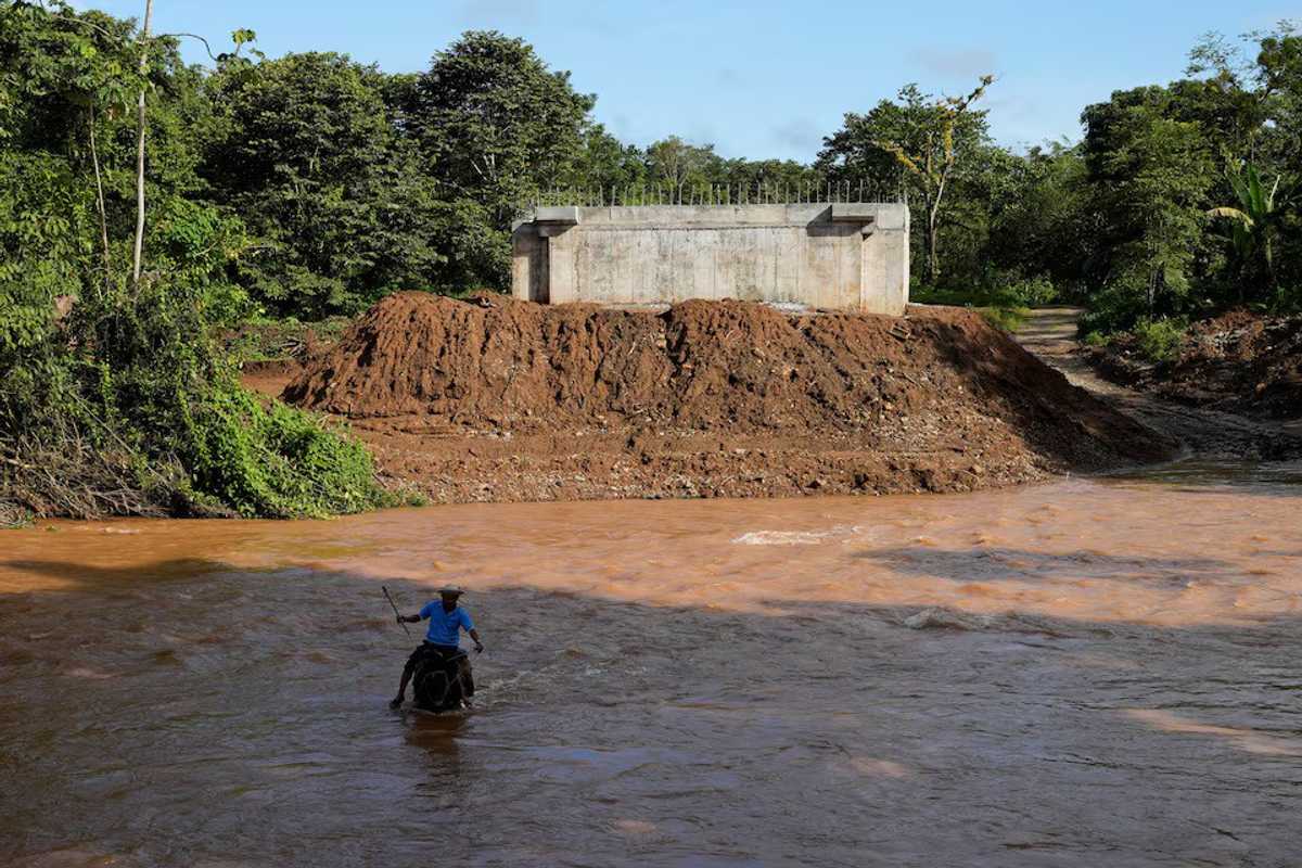 Threatened by climate change, Panama Canal has big plans to deal with drought