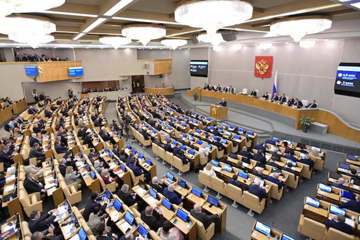 Russian lawmakers target income of exiled celebrity critics