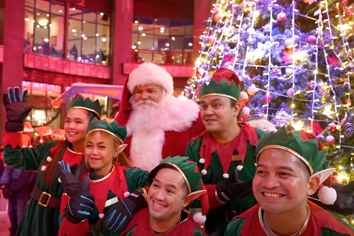 Christmas in the desert: Meet Santa Claus at Ski Dubai this season