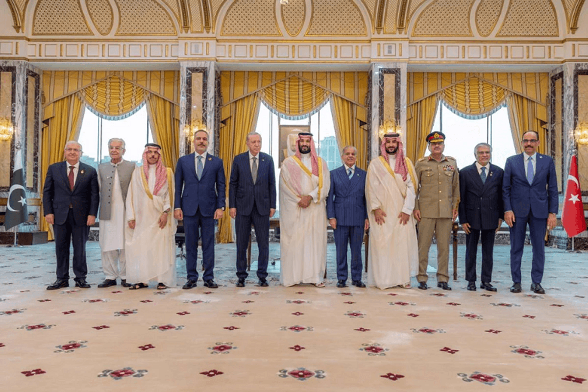 Pakistan, Turkey, Saudi Arabia plan military chiefs' meeting in Riyadh amid Houthi attacks: report