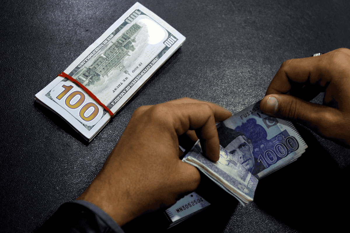 Pakistan surpasses $18 billion foreign exchange reserves target