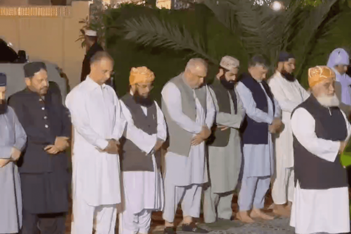 Living on a prayer: former ally ruins Pakistani government's weekend plans