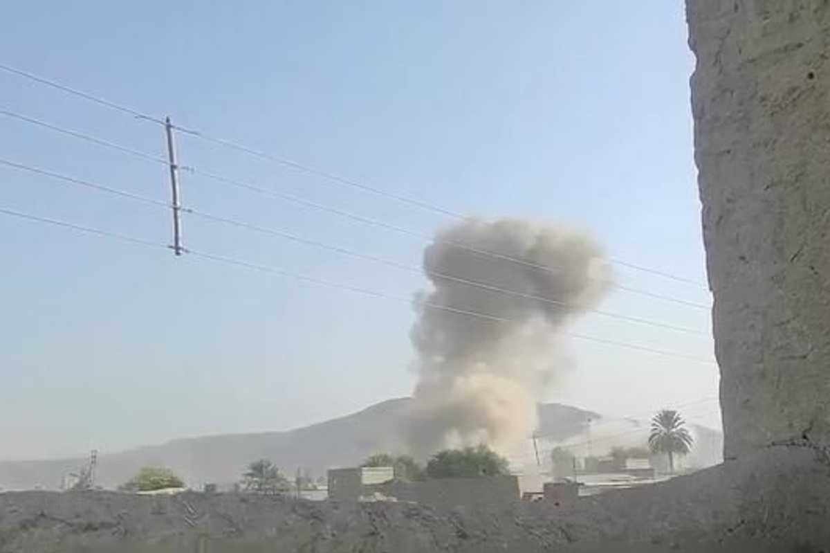 Suicide attack kills six at Pakistani fort near Afghan border