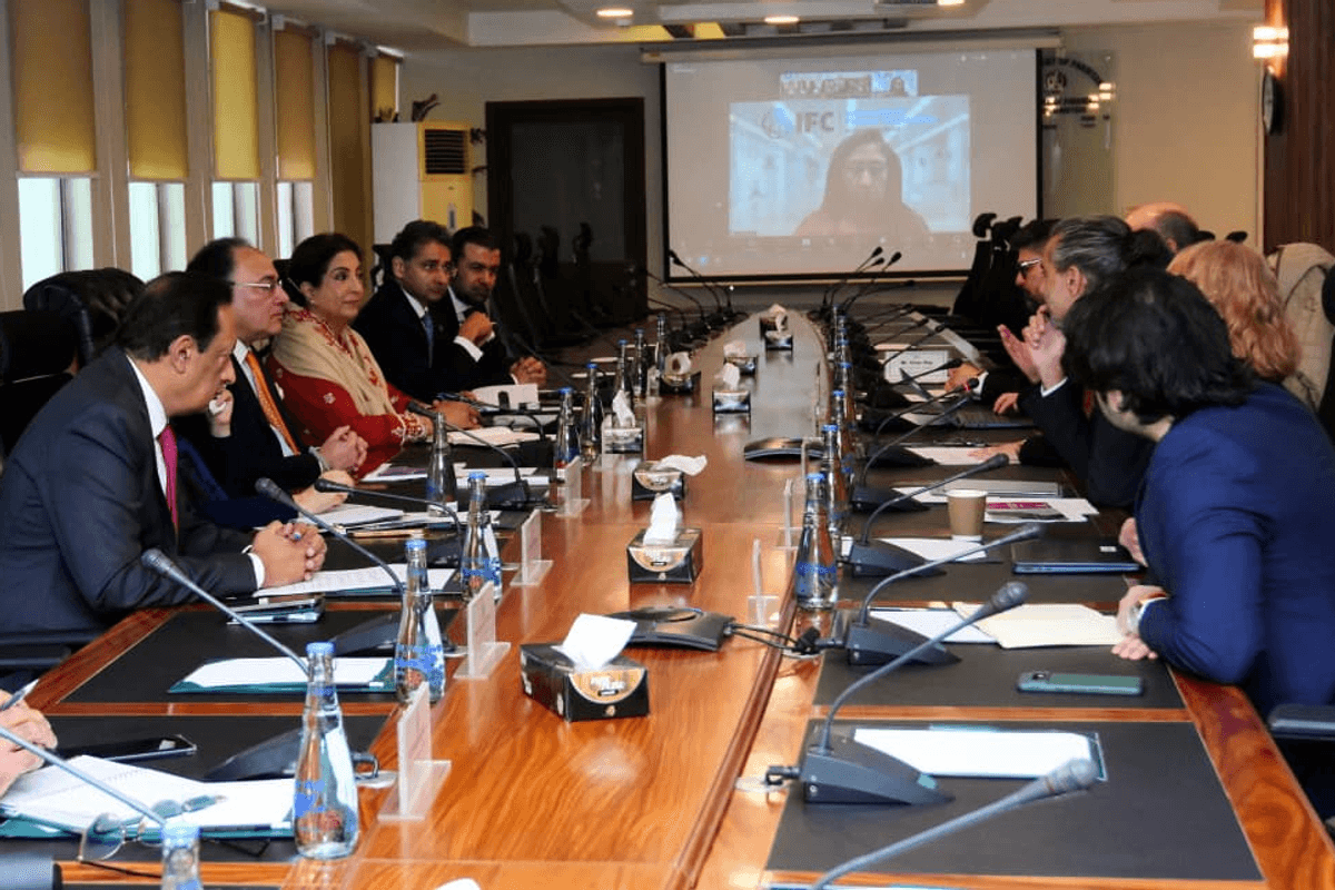 Pakistan, World Bank discuss investment, reforms and job growth