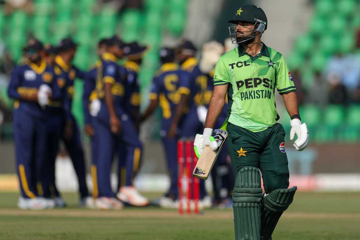 Sri Lanka bowl out Pakistan for 110 in tri-series clash