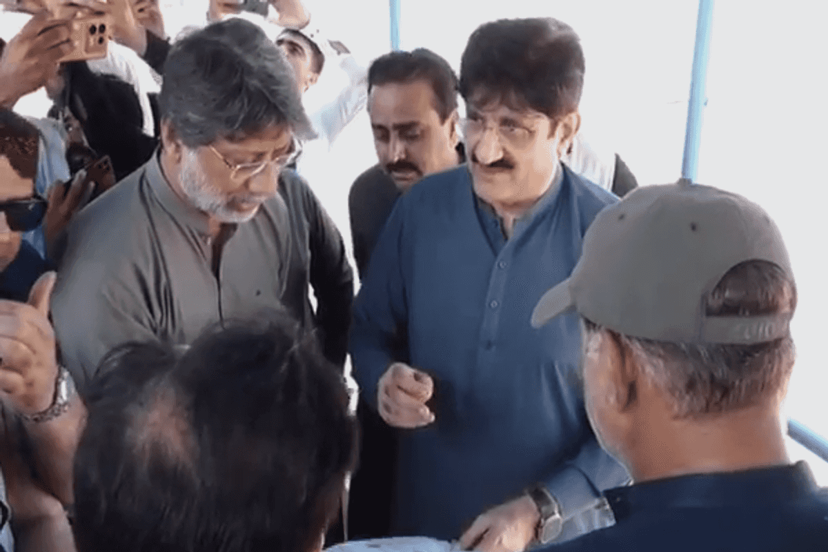 Sindh CM inspects Guddu Barrage as high floodwaters test Pakistan’s defenses