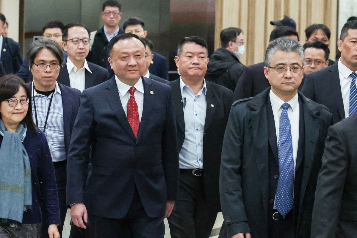 Chinese politicians make rare Taiwan trip