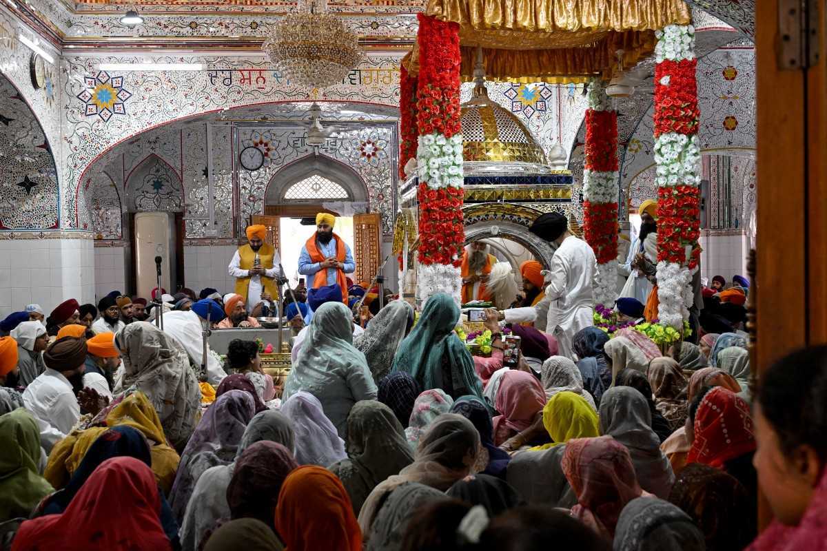 Pakistan welcomes Sikh pilgrims for Vaisakhi festival