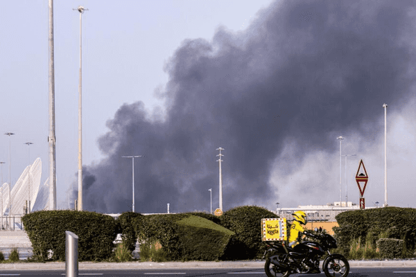 Iran urges UAE residents to stay away from ports