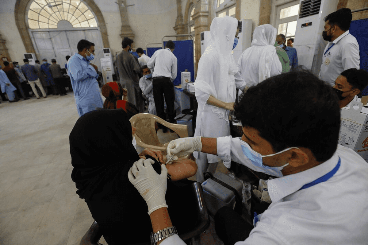 COVID patients who died in Karachi had underlying conditions, experts confirm