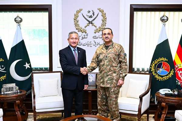 Singapore foreign minister meets Field Marshal Asim Munir at GHQ