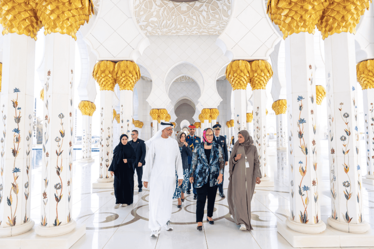 President of Slovenia visits Sheikh Zayed Grand Mosque in Abu Dhabi