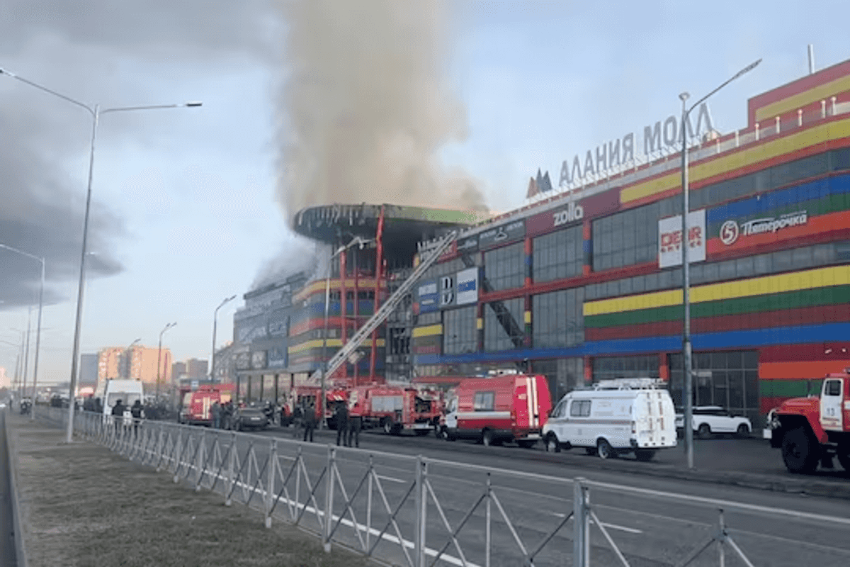 Woman killed as drone comes down on Russian shopping mall