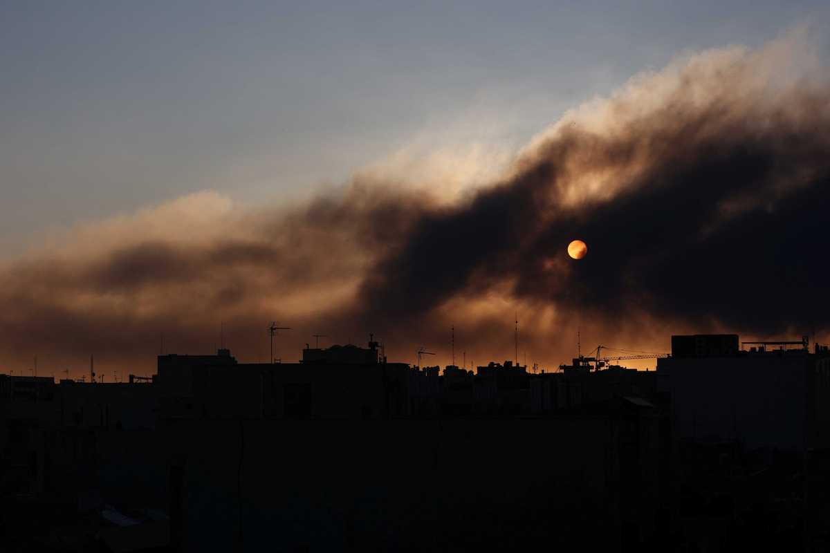 US strikes Iran in latest tit-for-tat attacks