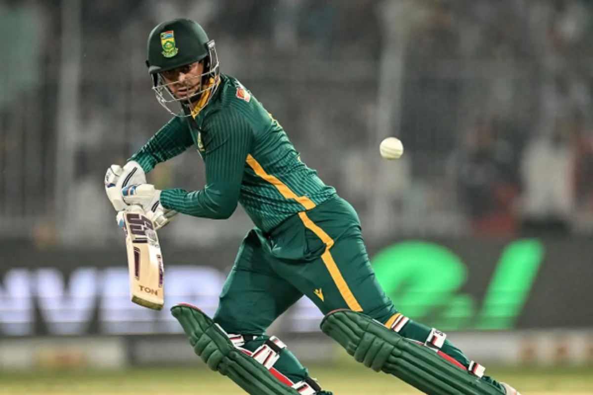 De Kock century helps South Africa beat Pakistan in second ODI