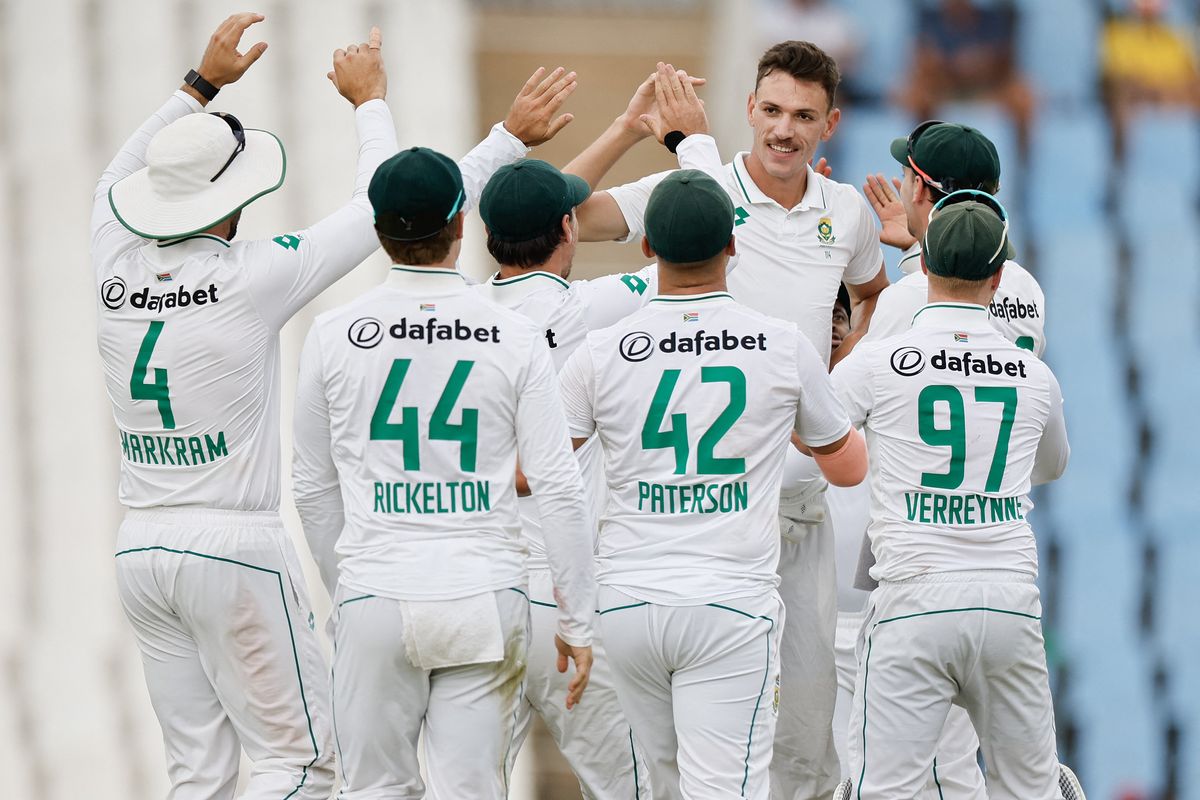 Bosch, Jansen put South Africa on top against Pakistan