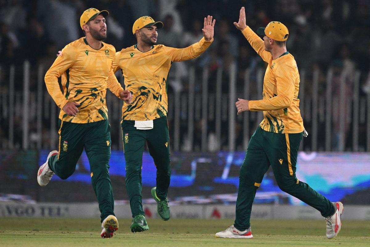 Pakistan crumble as clinical South Africa win first T20I
