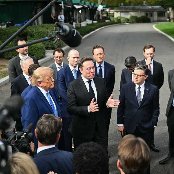 Trump signs 'White House Accord' with tech leaders, renames AI to 'Super Intelligence' by executive order