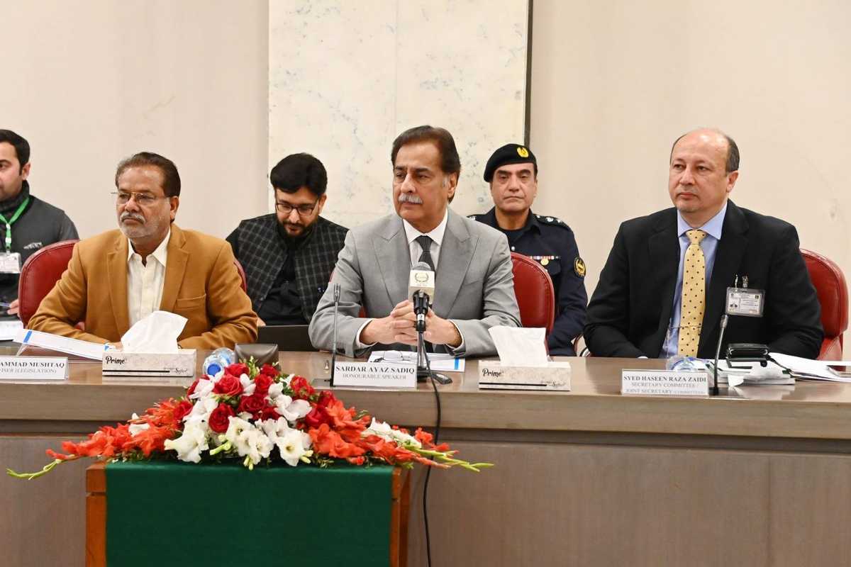 Political negotiations in Pakistan hit snag with opposition boycott