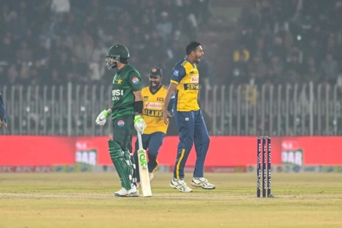 Chameera leads Sri Lanka past Pakistan to seal spot in tri-series final